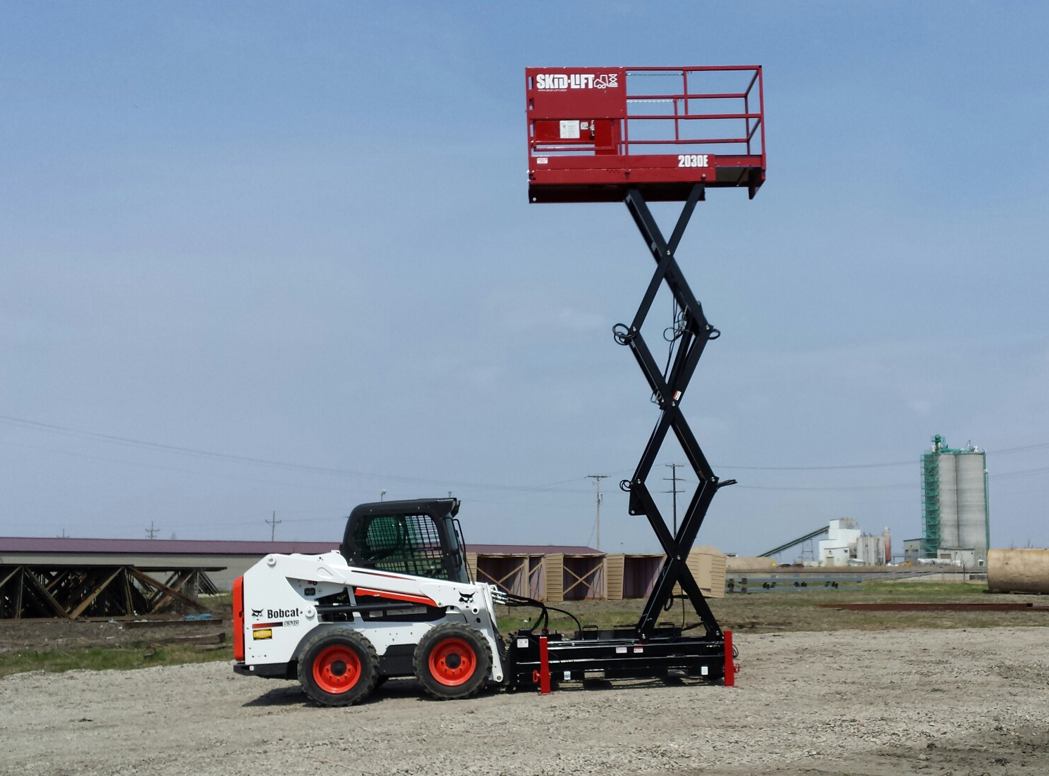 SkidLift Begins Production of Scissor Lift Attachments for Skid Steer